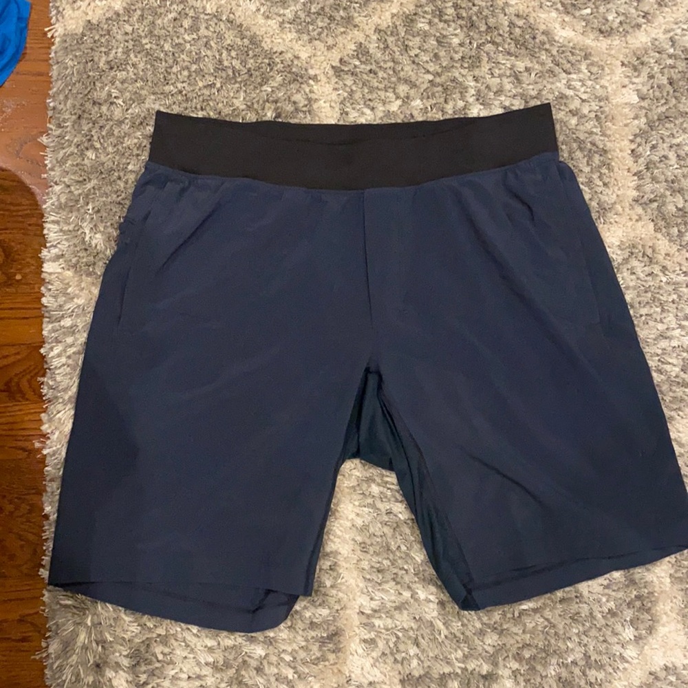 Men’s Navy LuluLemon shorts XL